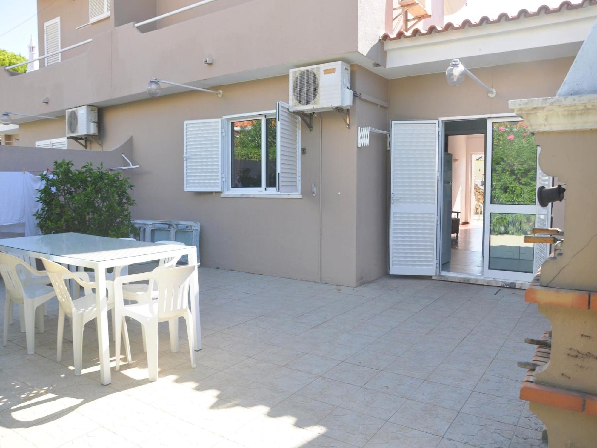 Horacio Villa Is Located Near The Center Of Vilamoura Exterior photo